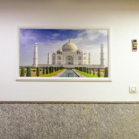 The Bellwood Suites Near Igi Airport Neu-Delhi Exterior foto