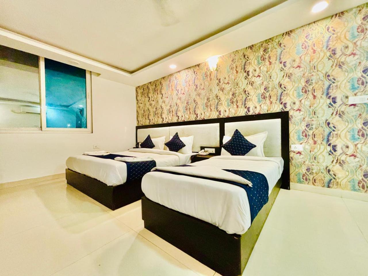 The Bellwood Suites Near Igi Airport Neu-Delhi Exterior foto